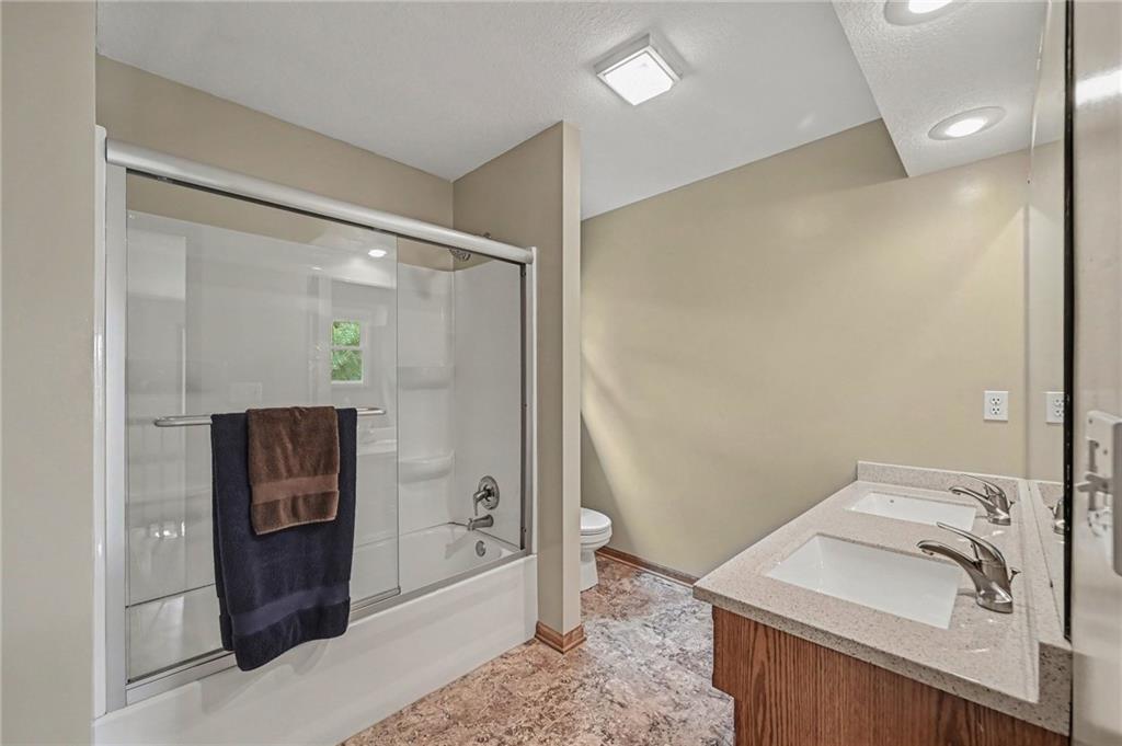 7805 N Rhode Avenue Property Photo 29