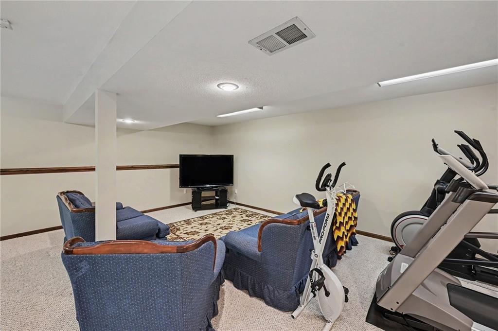 7805 N Rhode Avenue Property Photo 32
