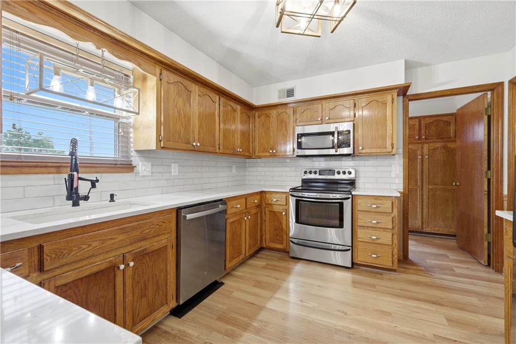 415 Se Bent Tree Drive Property Photo 8