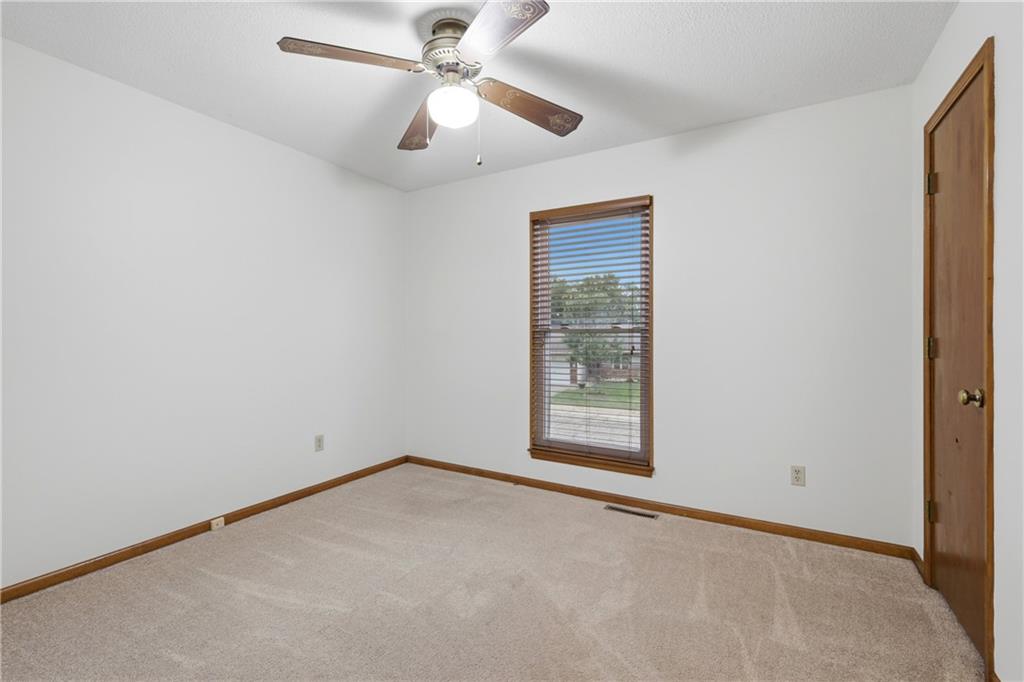 415 Se Bent Tree Drive Property Photo 19