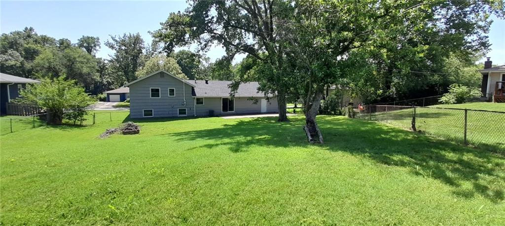 1604 Ne 60th Terrace Property Photo 3
