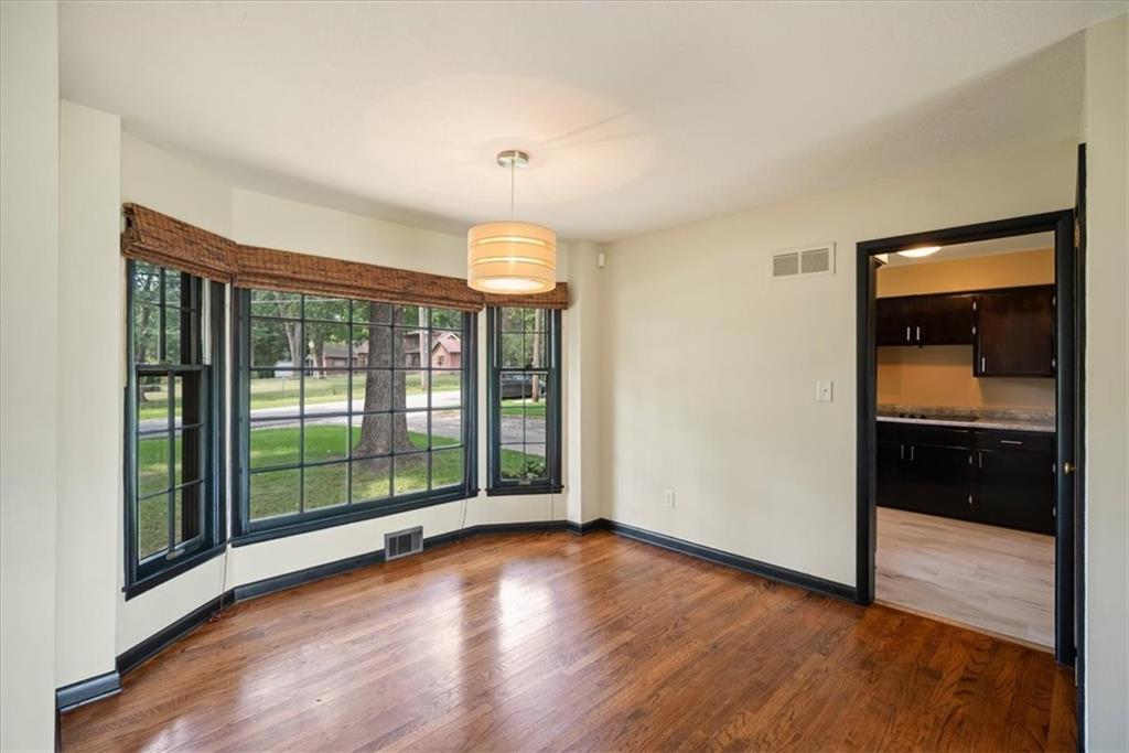 6111 Melrose Lane Property Photo 8