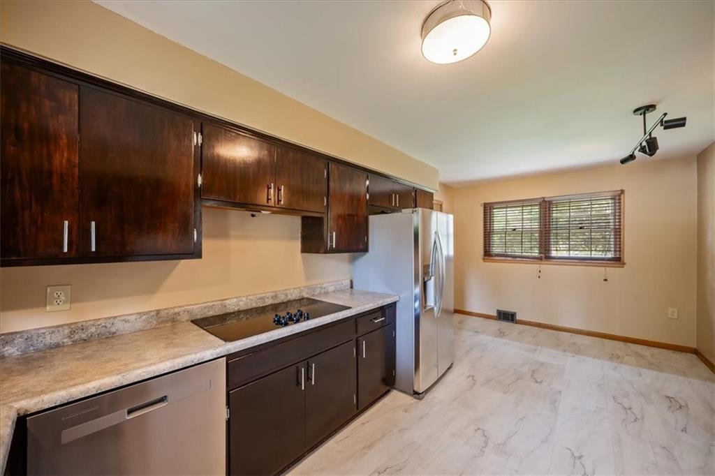 6111 Melrose Lane Property Photo 11