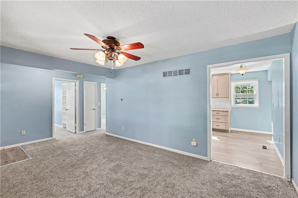 11405 W 70th Street Property Photo 9