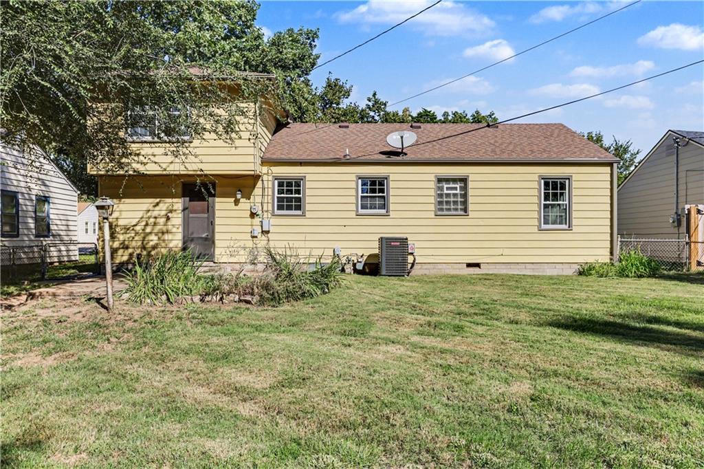 11405 W 70th Street Property Photo 23