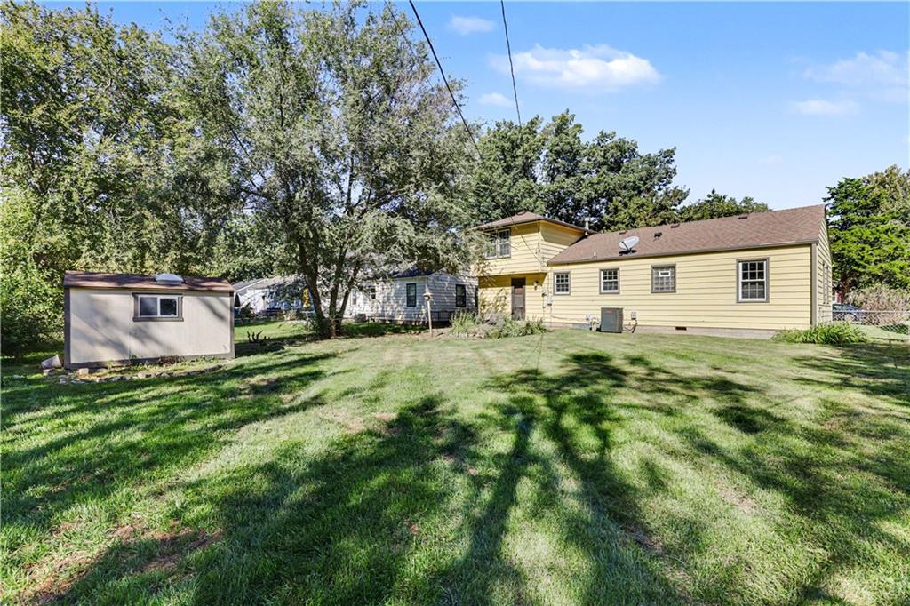 11405 W 70th Street Property Photo 24