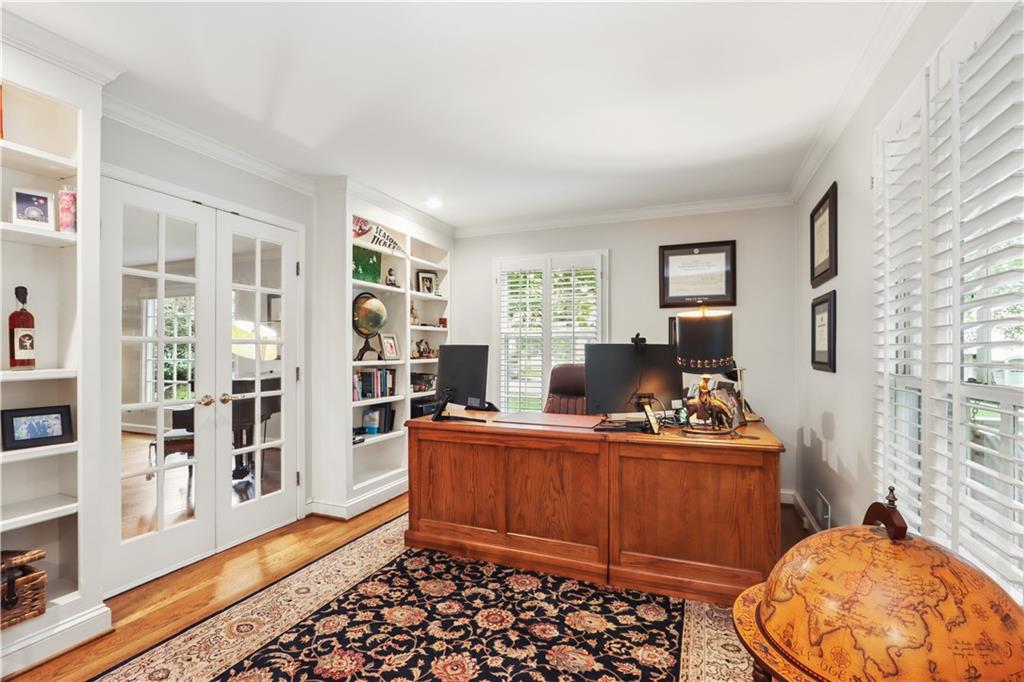 6905 Overhill Road Property Photo 4
