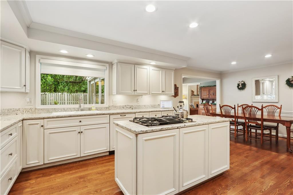 6905 Overhill Road Property Photo 11