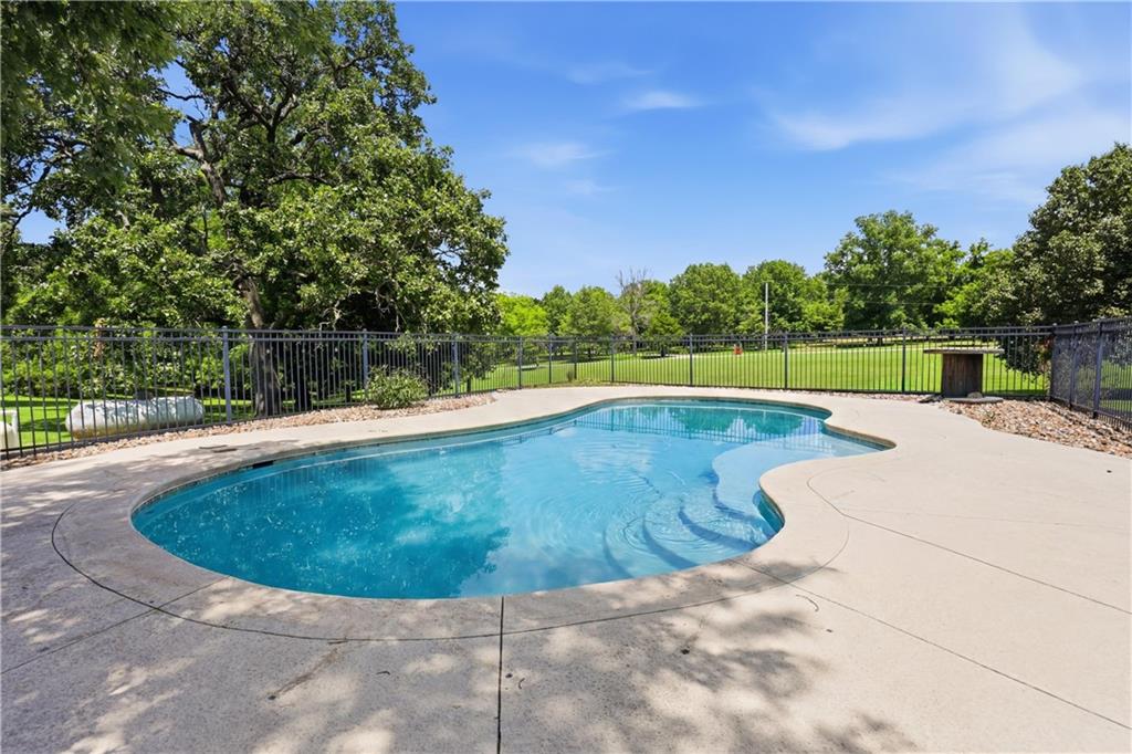 1426 E State Line Road Property Photo 18