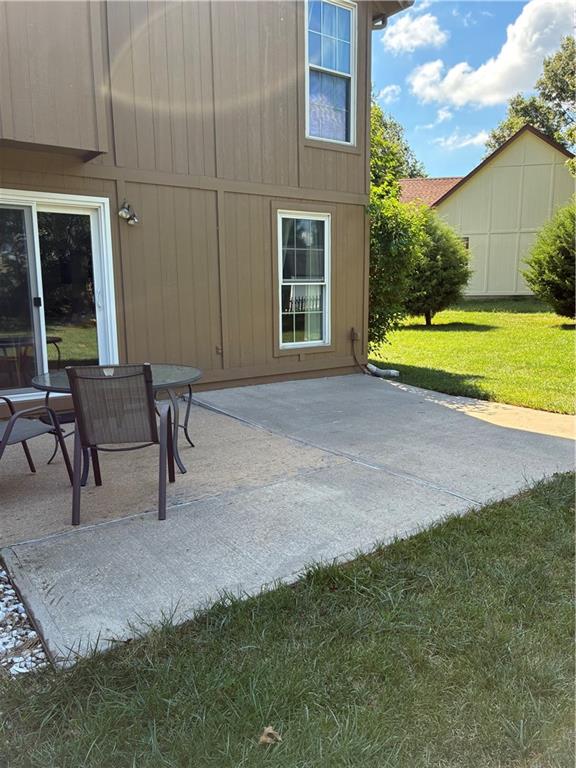 8002 W 147th Terrace Property Photo 35