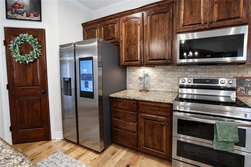 1304 Aberdeen Circle Property Photo 6