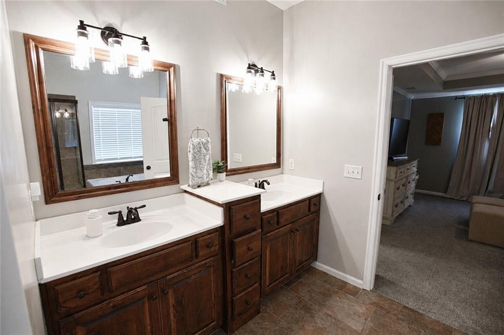 1304 Aberdeen Circle Property Photo 29