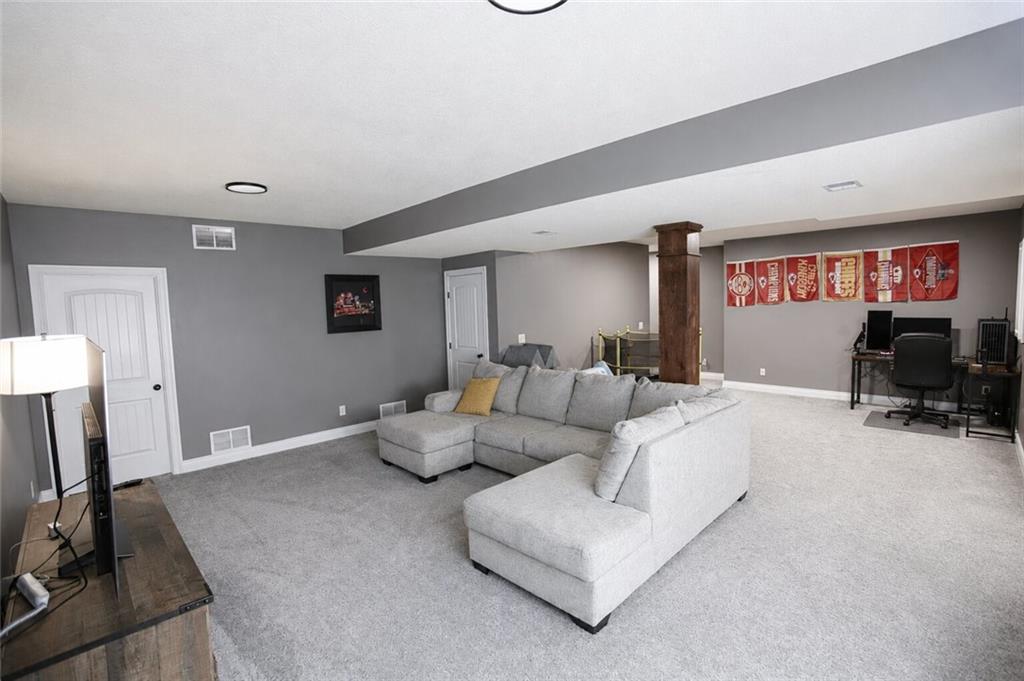 1304 Aberdeen Circle Property Photo 35