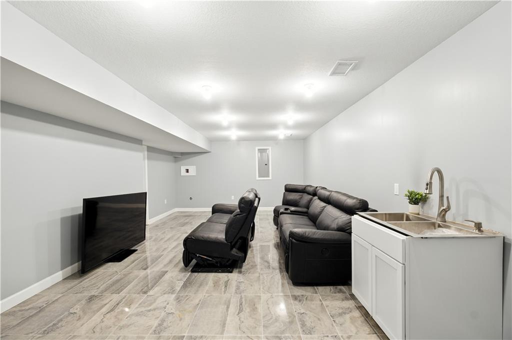 10838 N Bristol Avenue Property Photo 46