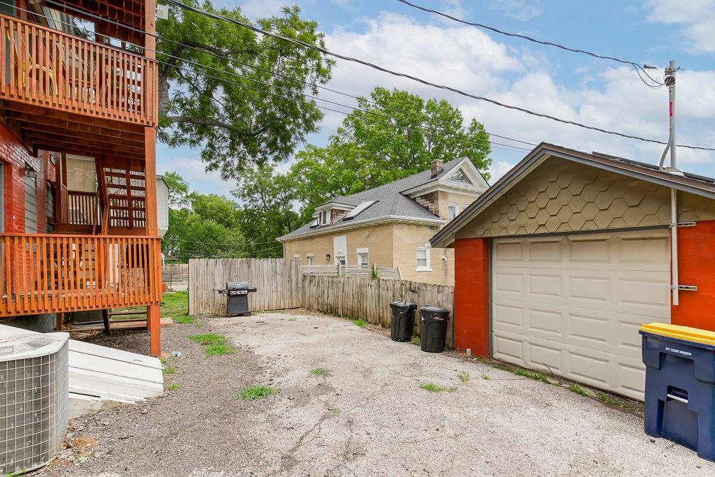 3949 Warwick Boulevard Property Photo 3