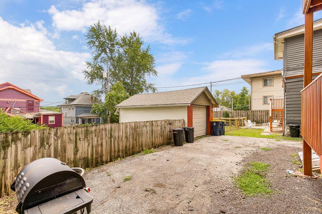 3949 Warwick Boulevard Property Photo 6