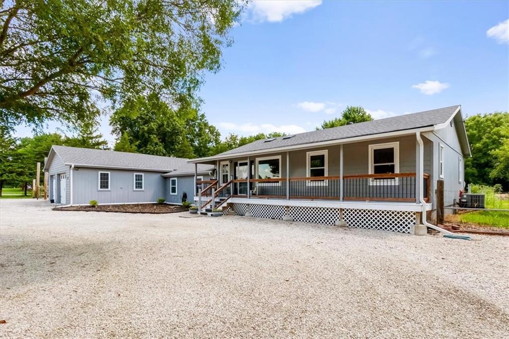 124 E 2300th Road Property Photo 4