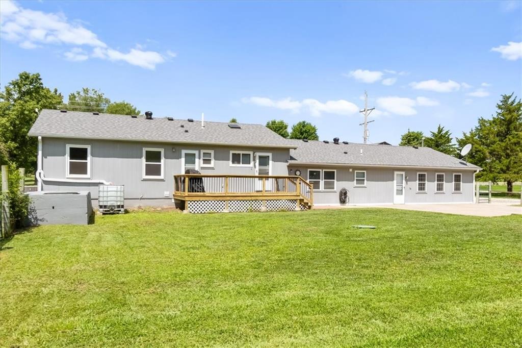 124 E 2300th Road Property Photo 44