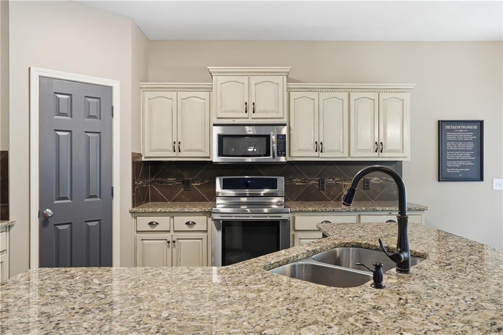 1550 Carriage Circle Property Photo 11