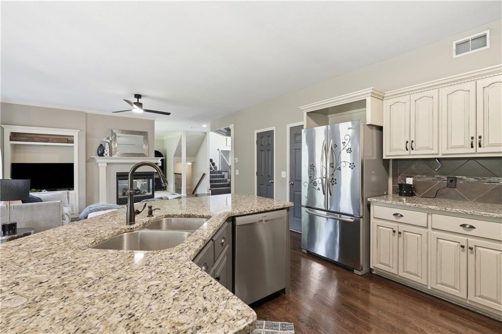 1550 Carriage Circle Property Photo 12
