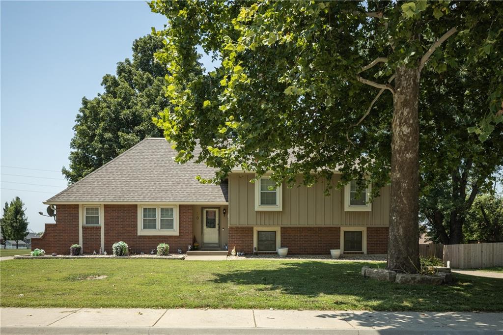 404 S Sunset Lane Property Photo 1