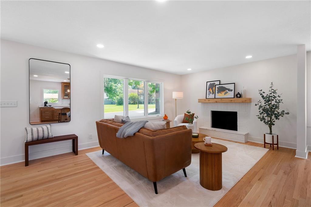 2806 W 48th Street Property Photo 8