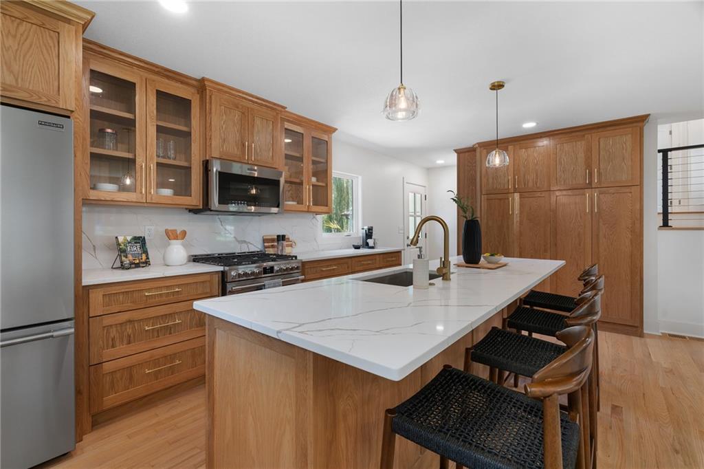 2806 W 48th Street Property Photo 10