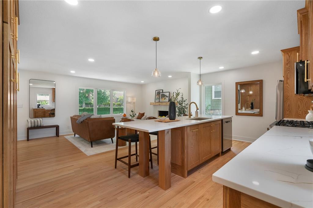 2806 W 48th Street Property Photo 11