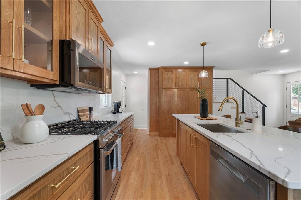 2806 W 48th Street Property Photo 12