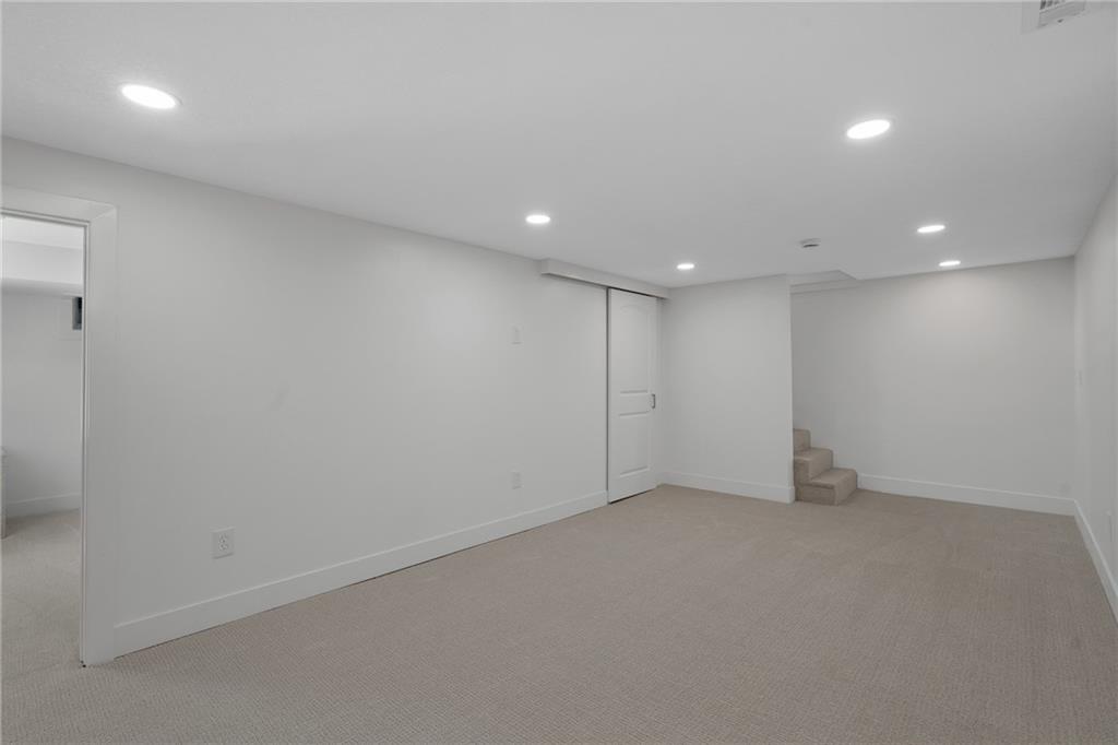 2806 W 48th Street Property Photo 29