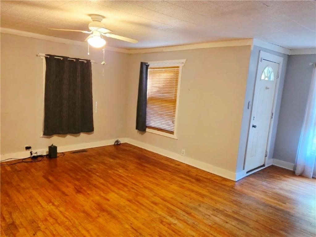 211 E 22nd Street Property Photo 4