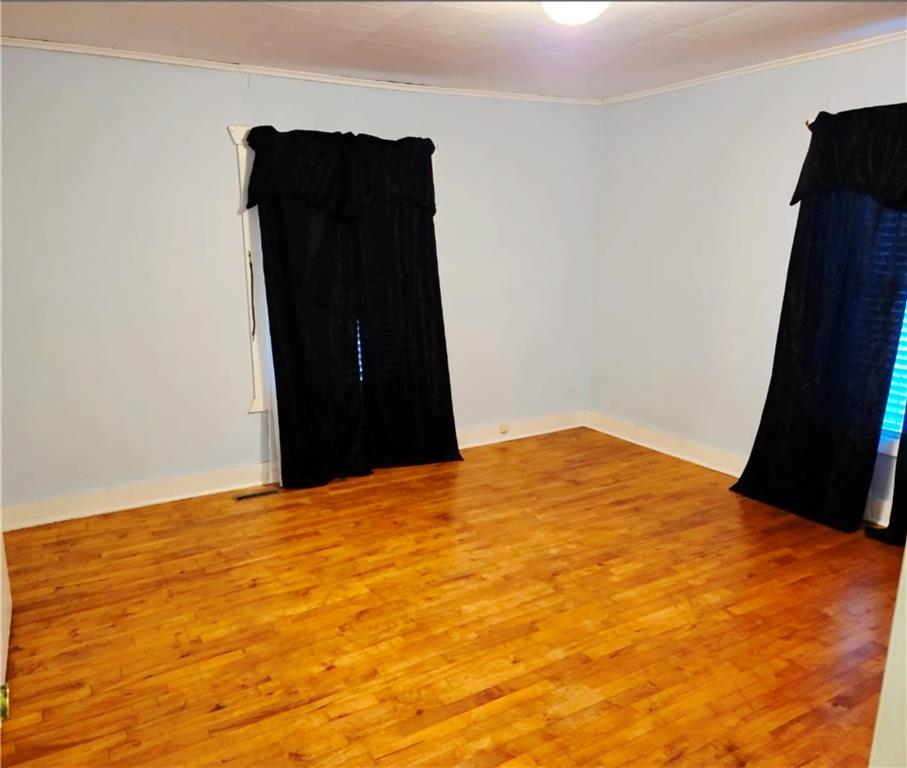 211 E 22nd Street Property Photo 8