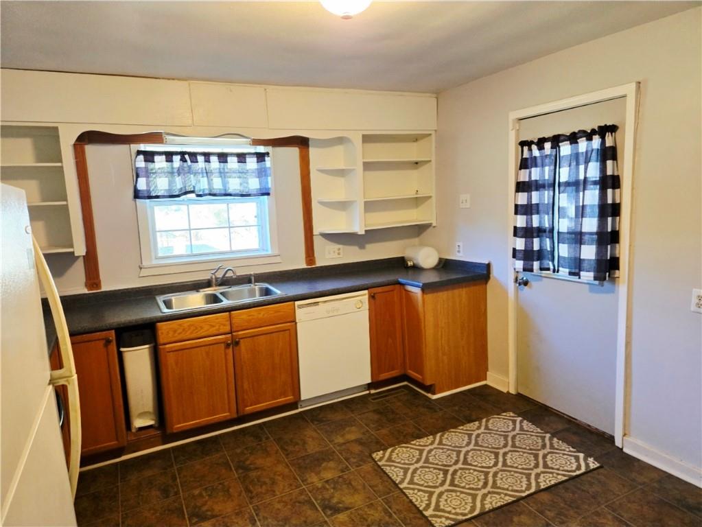 211 E 22nd Street Property Photo 15