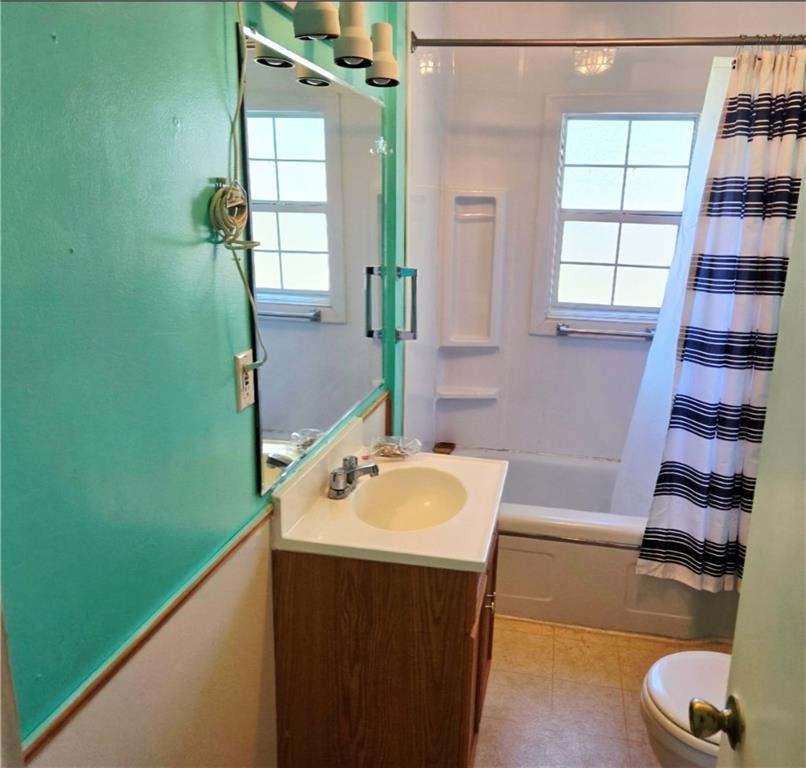 211 E 22nd Street Property Photo 16