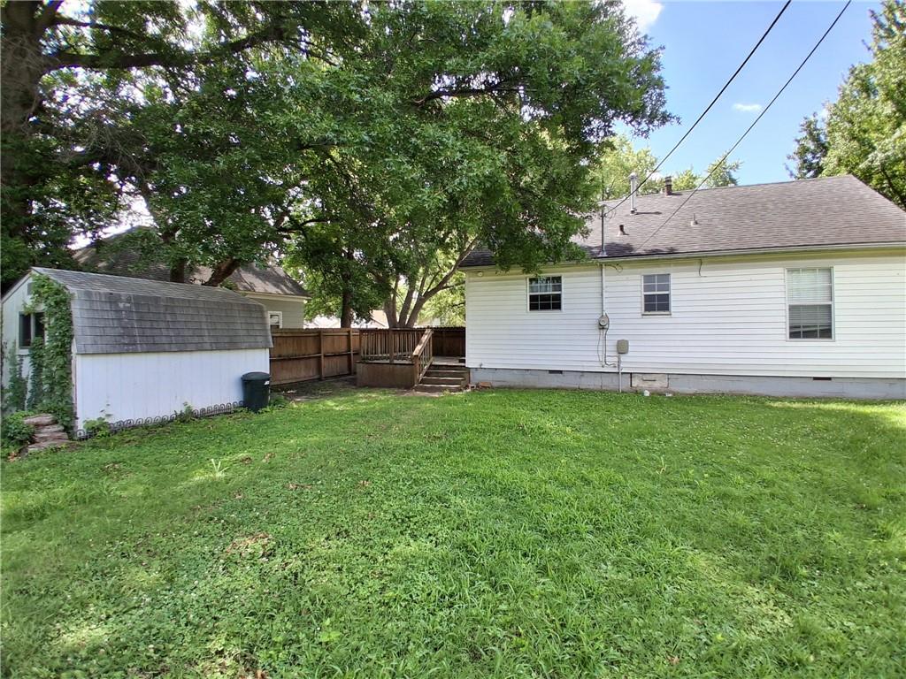 211 E 22nd Street Property Photo 18