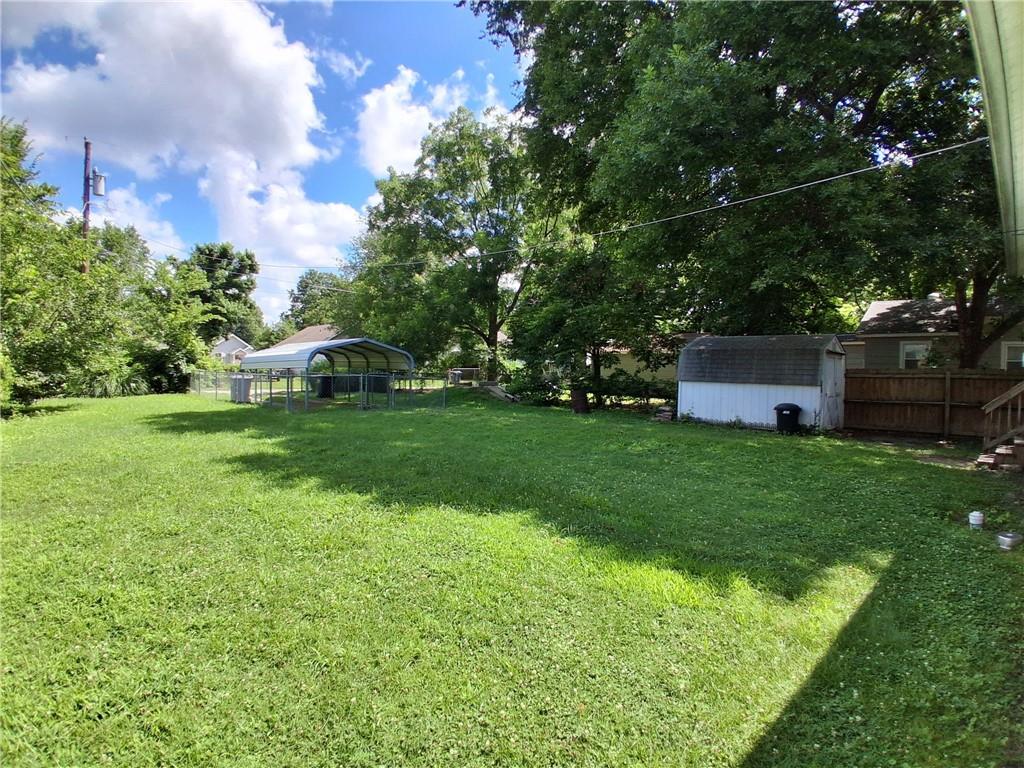 211 E 22nd Street Property Photo 19