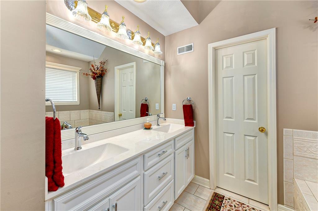 537 Ne Topaz Drive Property Photo 23