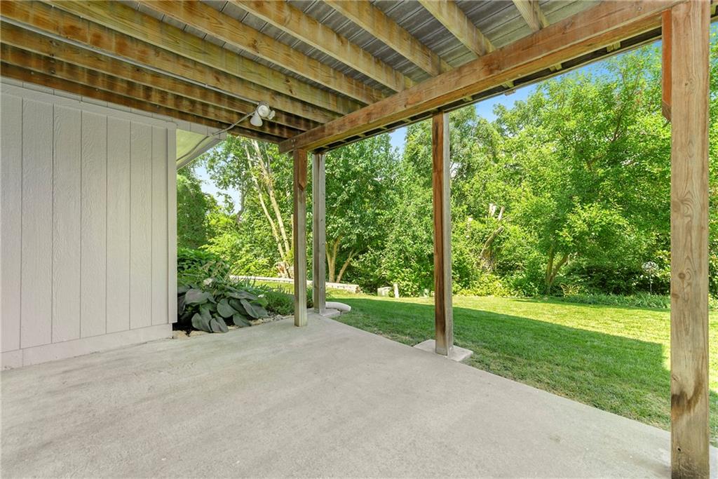537 Ne Topaz Drive Property Photo 40