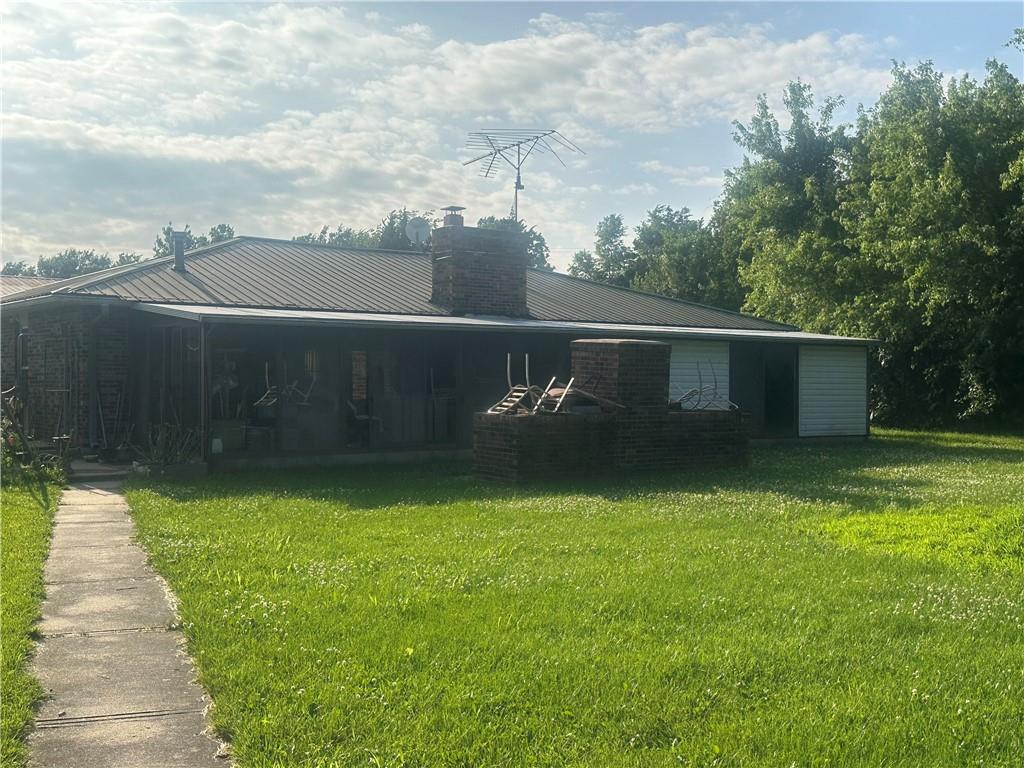 1099 Ne 50 Highway Property Photo 8