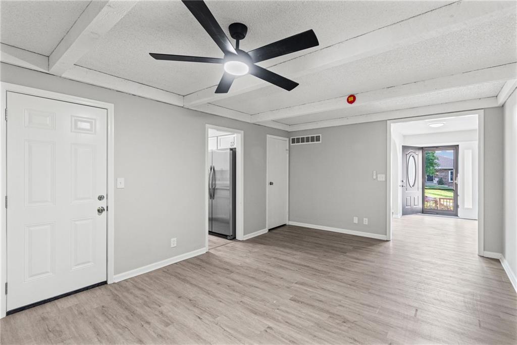 403 Kingsley Avenue Property Photo 4