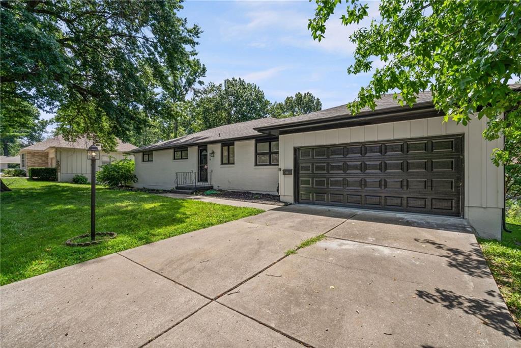 8819 E 61st Street Property Photo 2