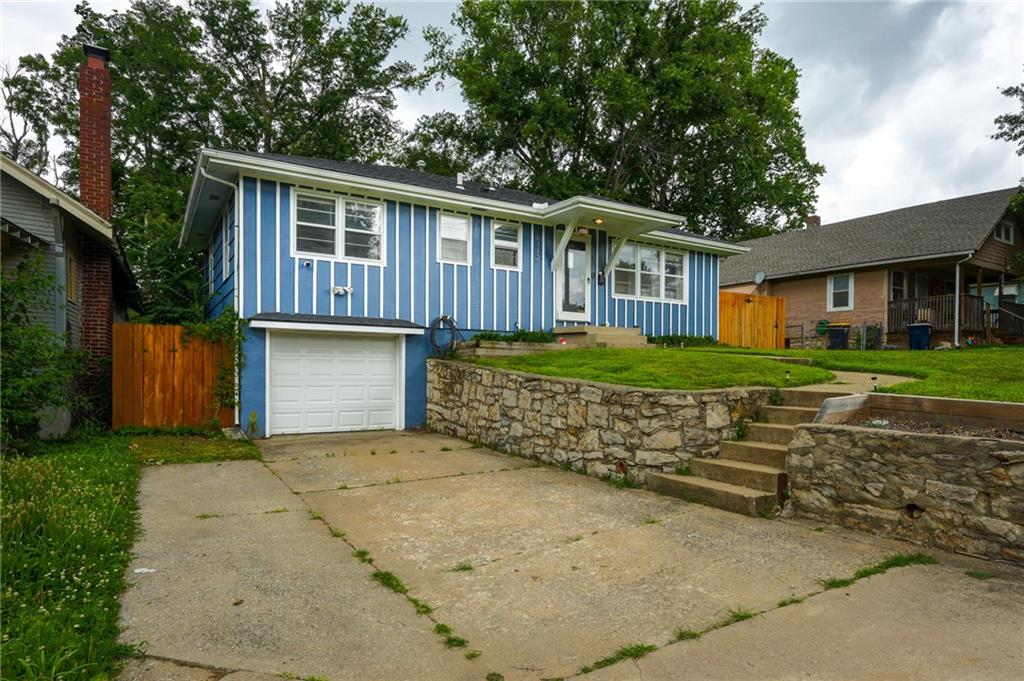 8312 Highland Avenue Property Photo 3