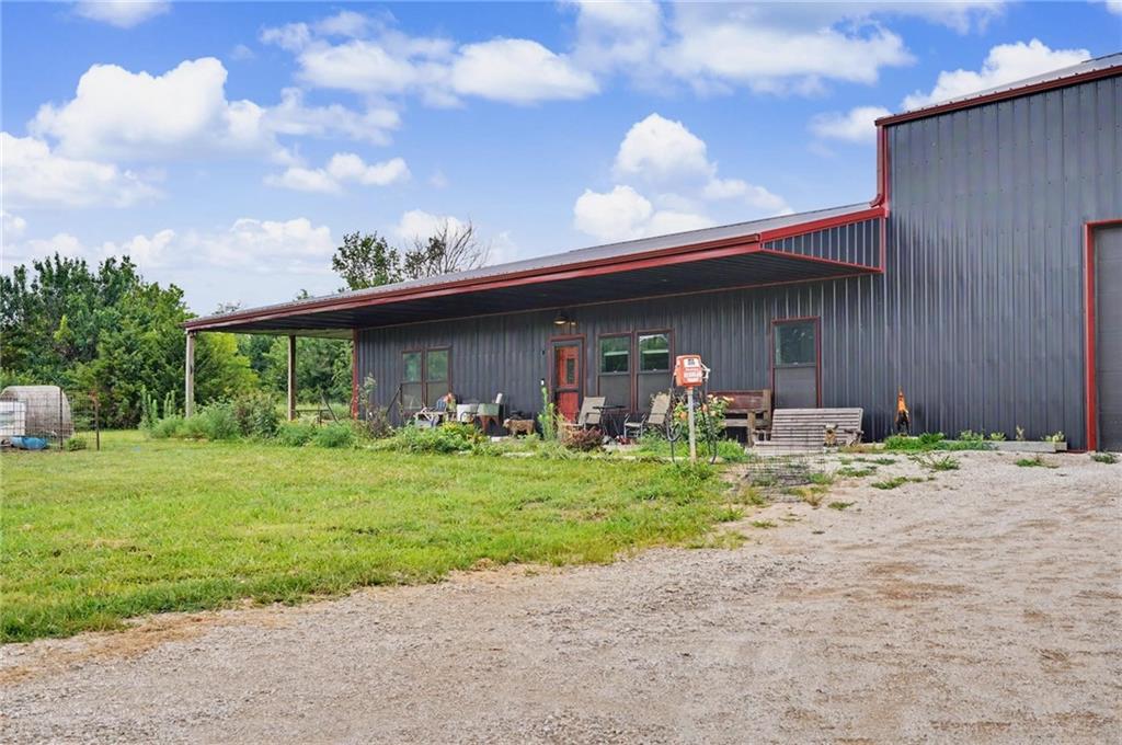 2216 Eisenhower Road Property Photo 4