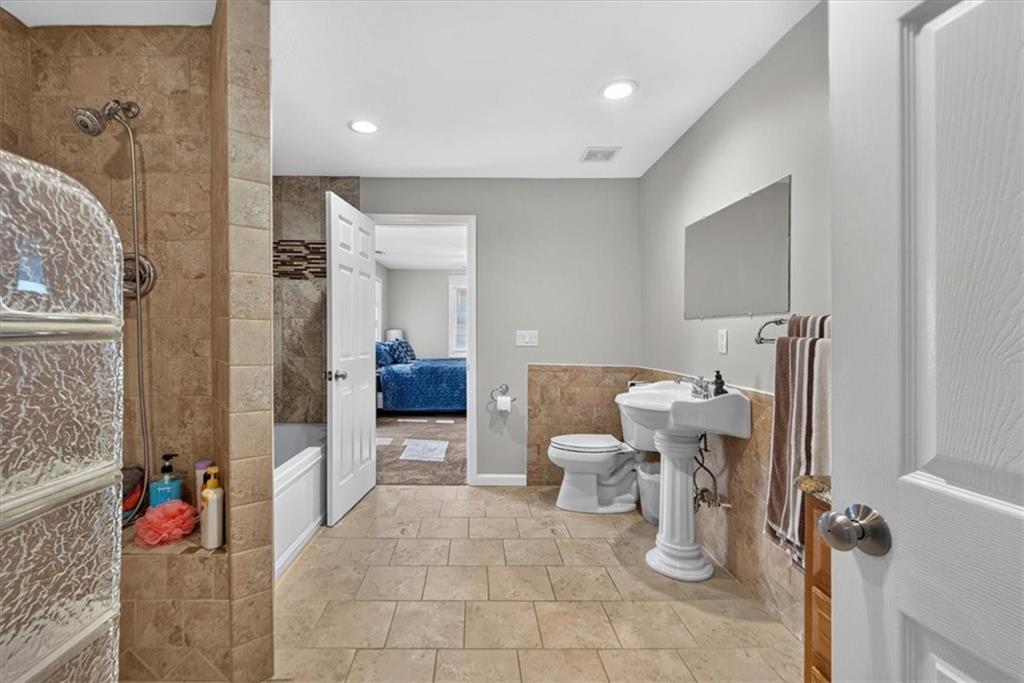 26025 Metcalf Road Property Photo 46