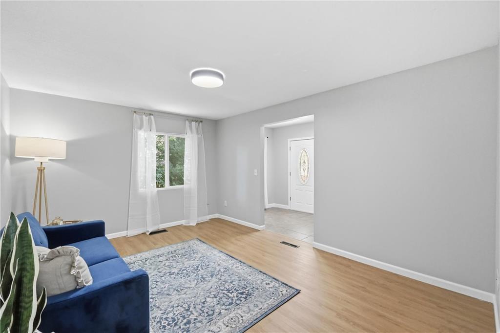 3002 N 121 Terrace Property Photo 4