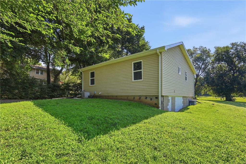 3002 N 121 Terrace Property Photo 27