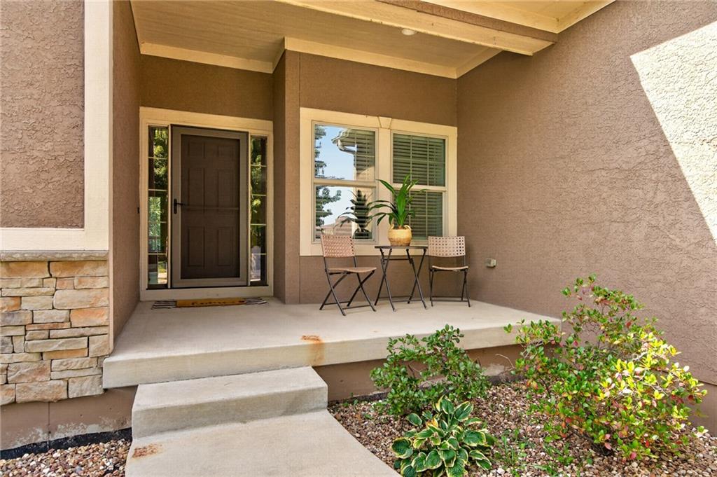 18425 W 193 Terrace Property Photo 4