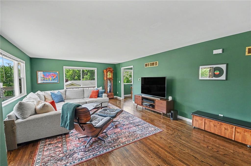 5808 Nw Hutson Road Property Photo 3