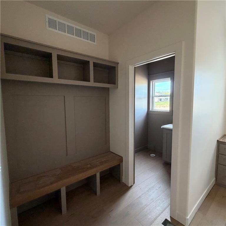 2334 Foxtail Drive Property Photo 8