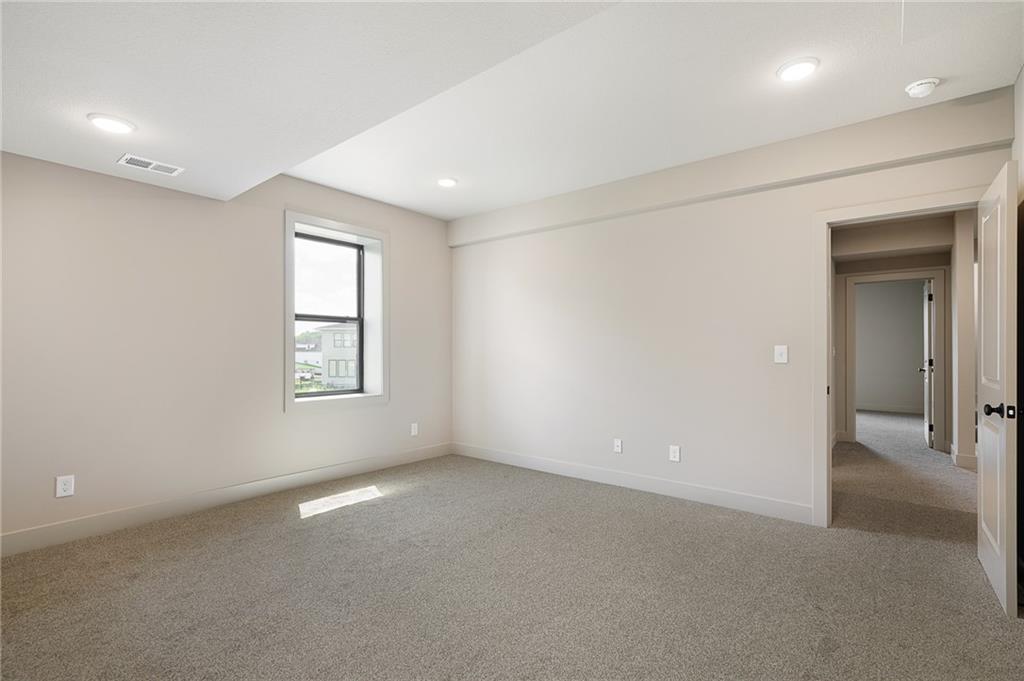 24621 W 60th Terrace Property Photo 39